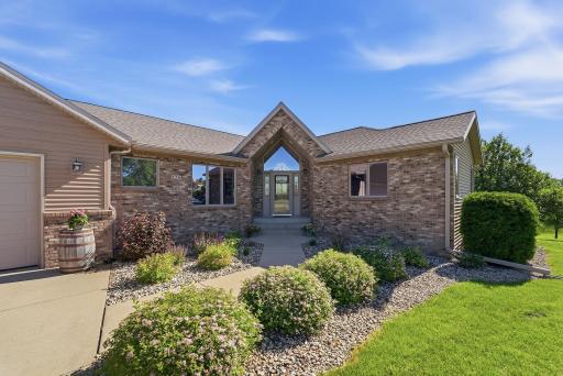 126 57th Avenue NE, Willmar, MN 56201