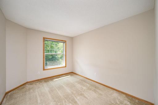21-web-or-mls-111310-village-rd.jpg