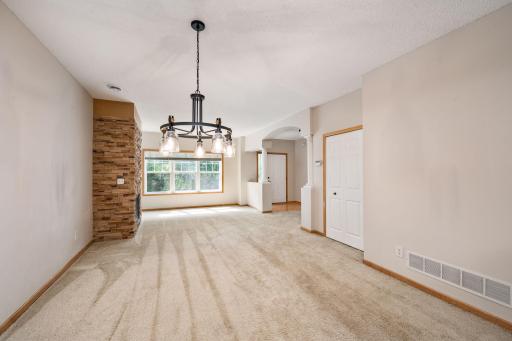 4-web-or-mls-111310-village-rd.jpg
