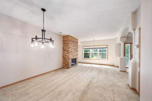 3-web-or-mls-111310-village-rd.jpg