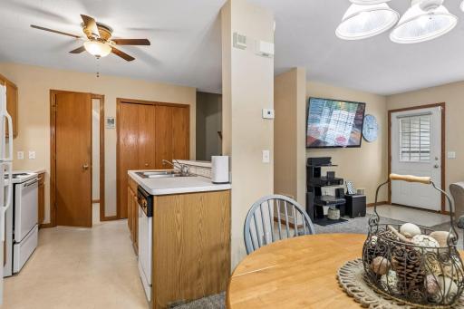 6991 21st Street N, Oakdale, MN 55128