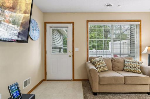6991 21st Street N, Oakdale, MN 55128