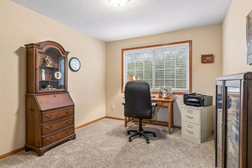 6991 21st Street N, Oakdale, MN 55128