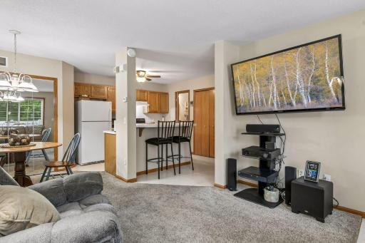 6991 21st Street N, Oakdale, MN 55128