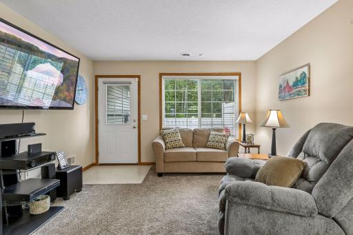 6991 21st Street N, Oakdale, MN 55128