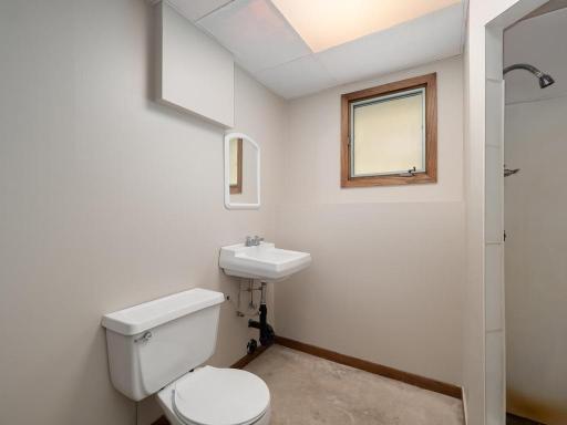 035-038-Bathroom-1024x768.jpg