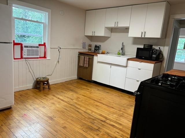 Upper unit kitchen 15x11