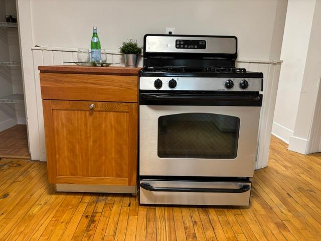 Upper unit kitchen 15x11