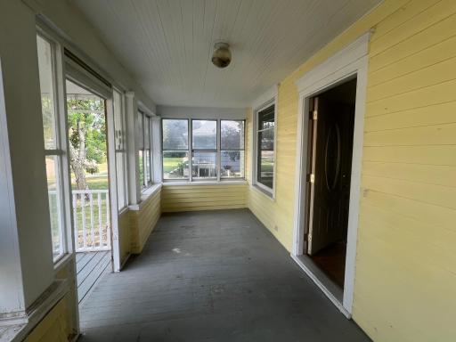 07 porch.JPG