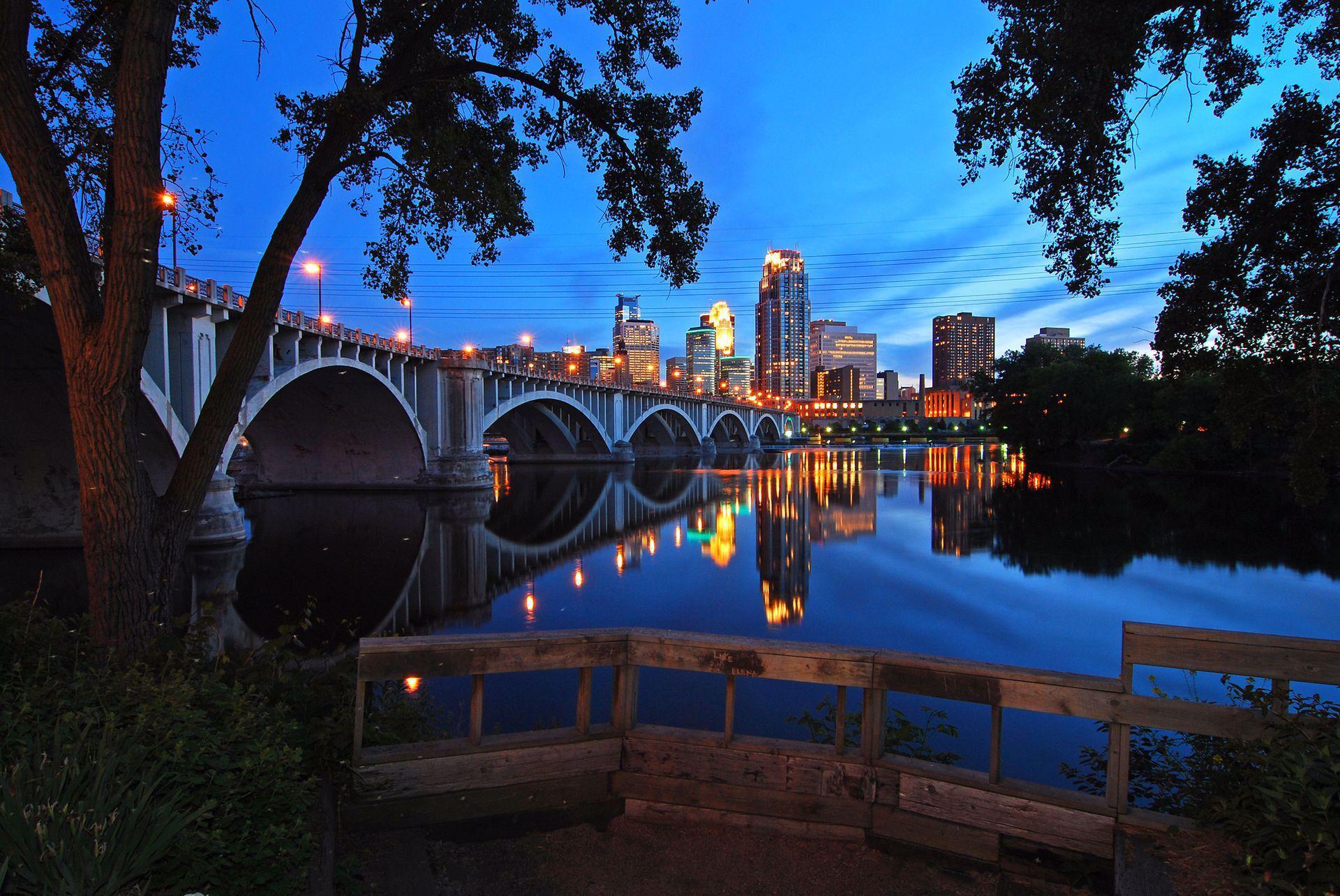 The Third Avenue Bridge at dusk