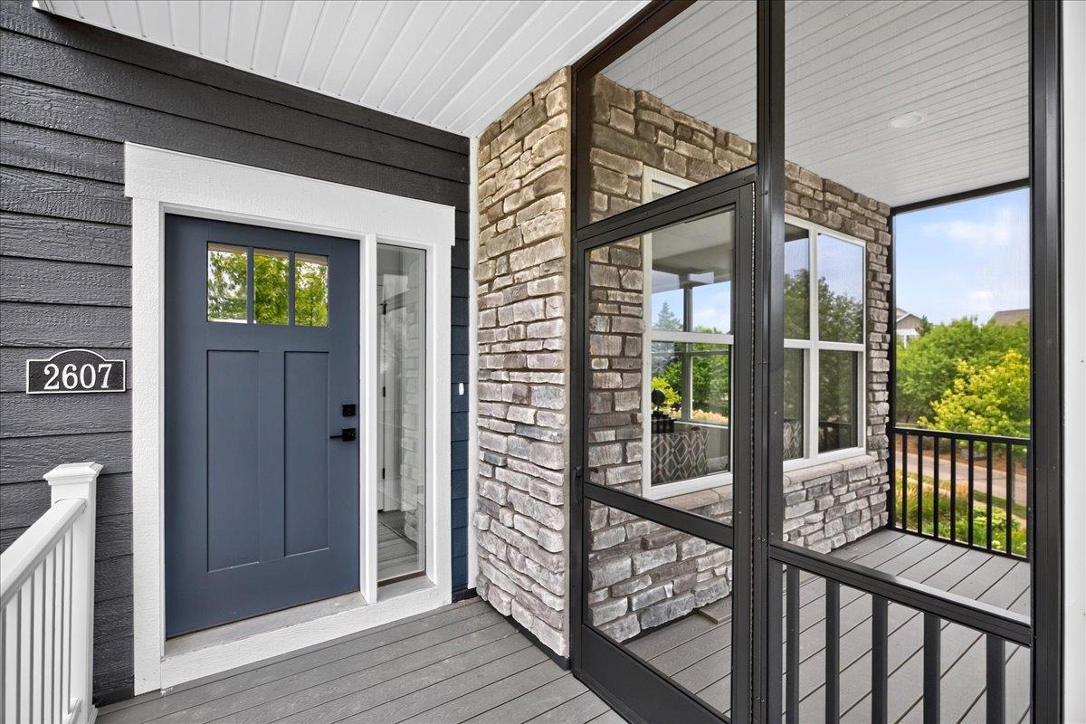 Covered entry area to greet your guests.