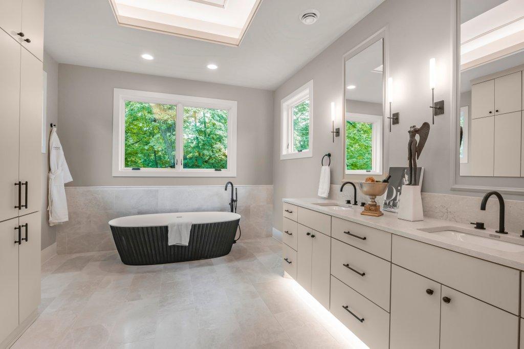 Primary Suite Bath