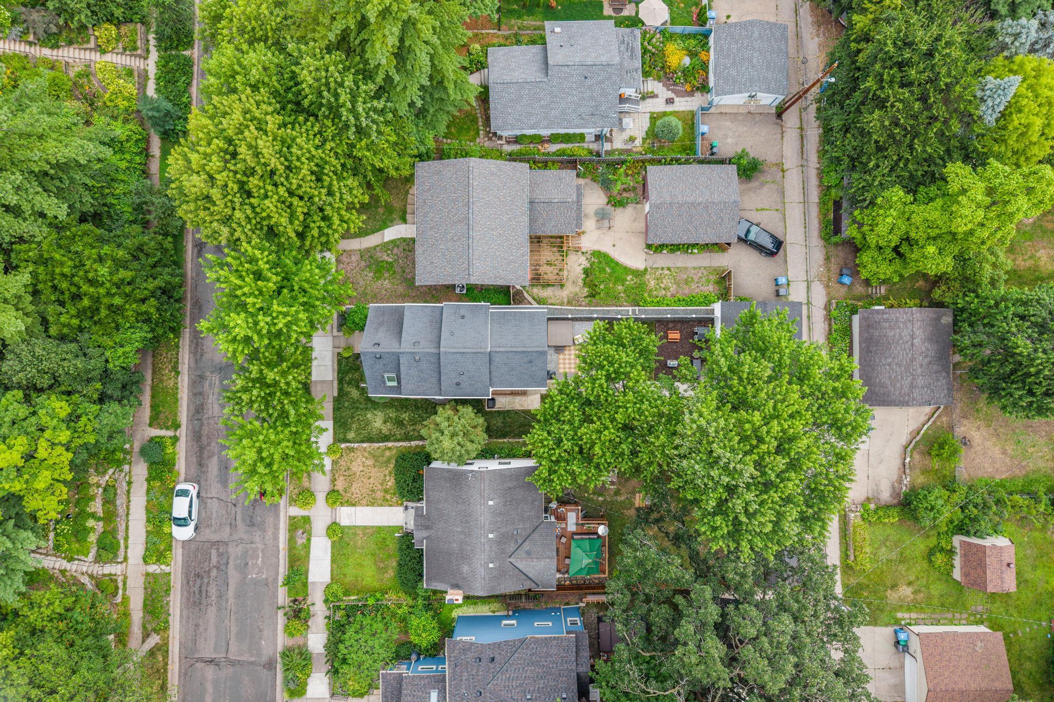 15-web-or-mls-41 Russell Ave S-15.jpg