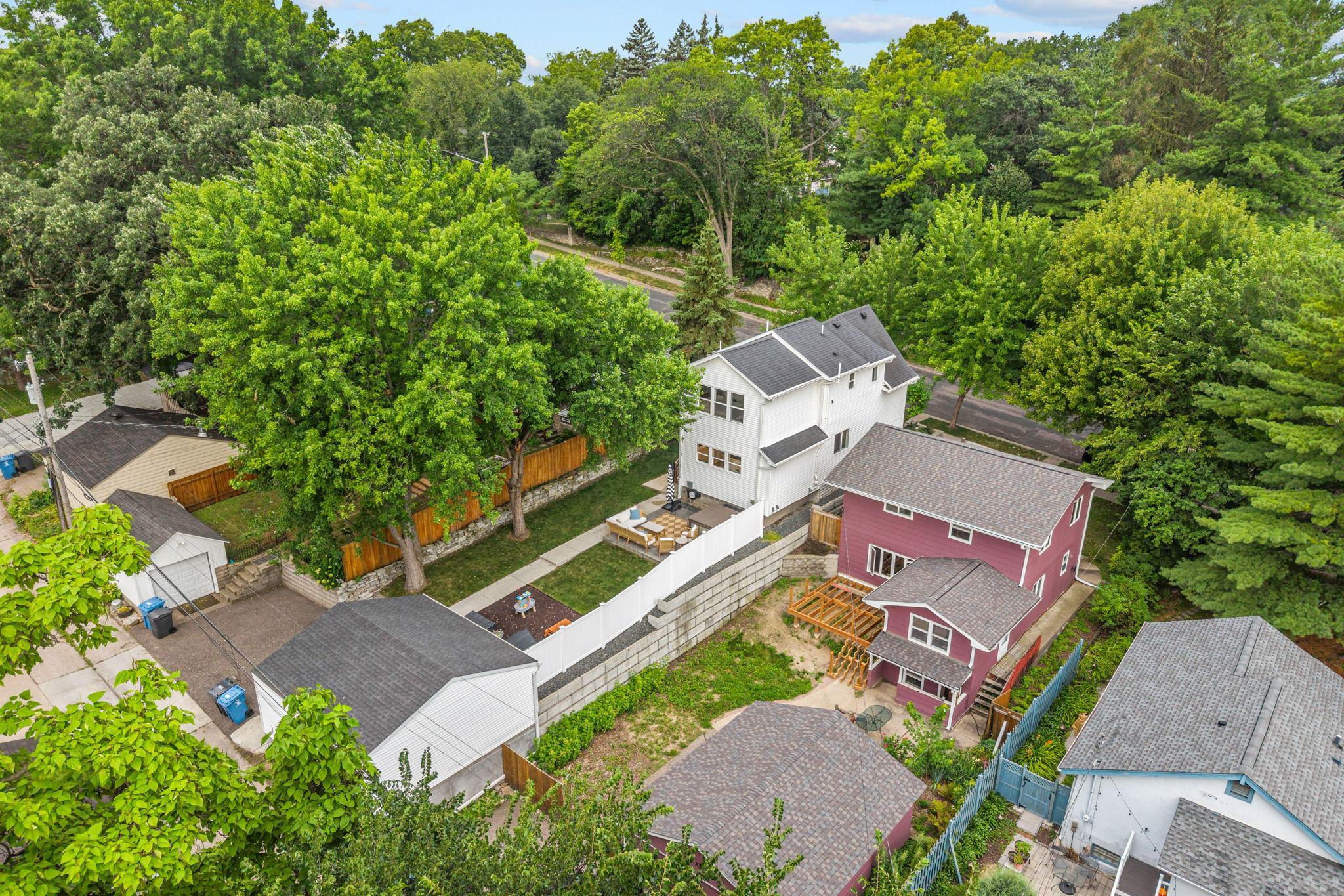 17-web-or-mls-41 Russell Ave S-17.jpg