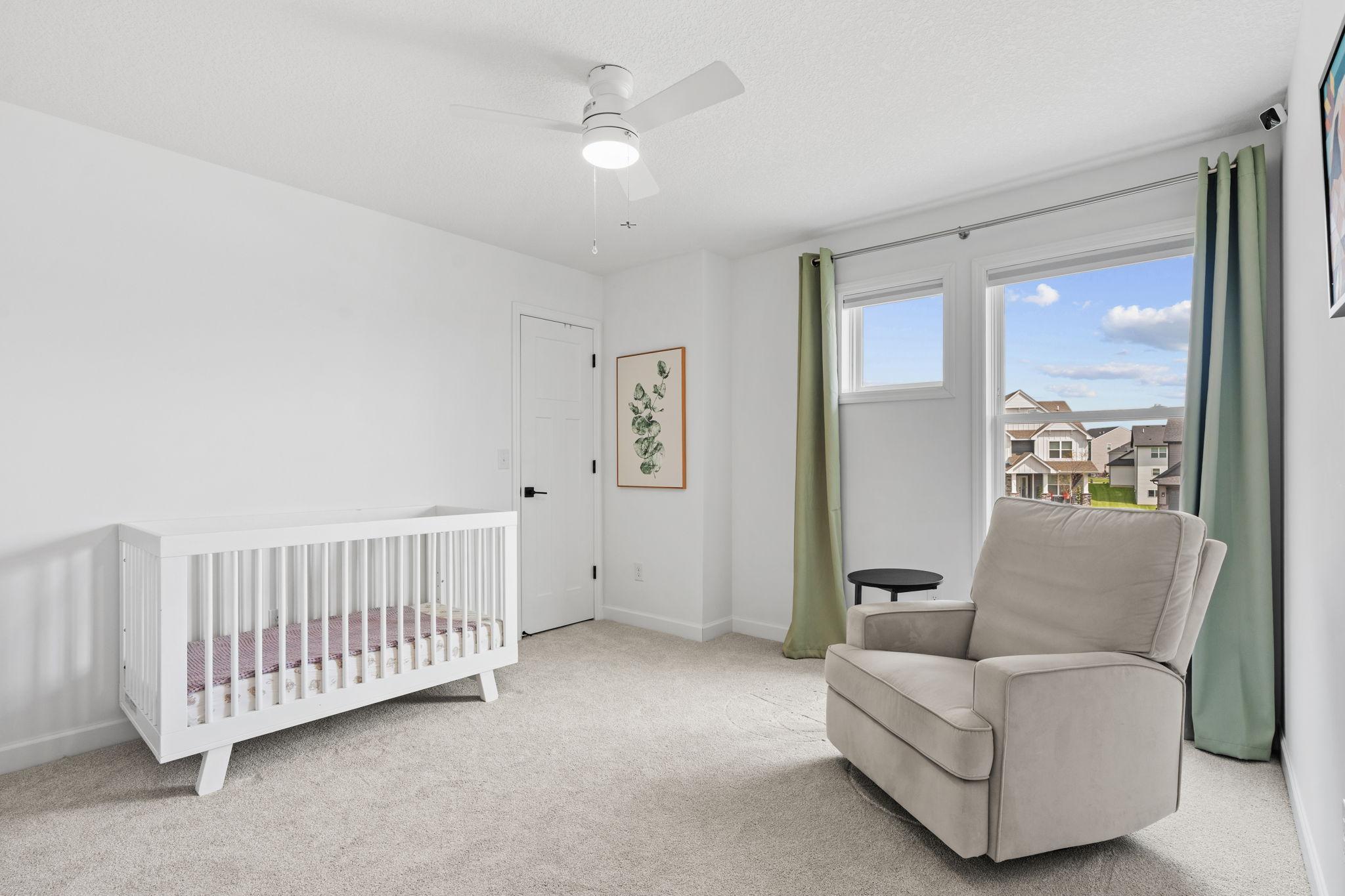 UL features 4 Beds—all w/ walk-in closets