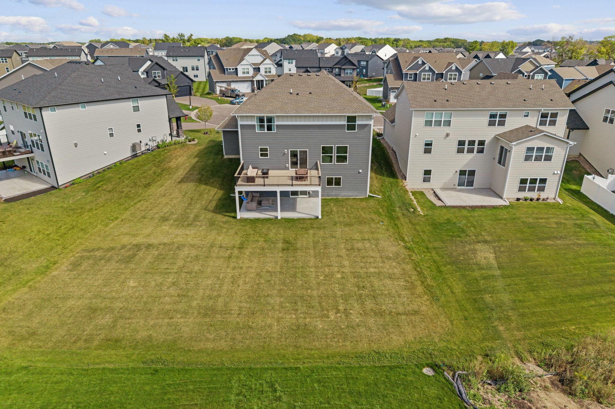 18-web-or-mls-10575 Kingsview Ln N-18.jpg