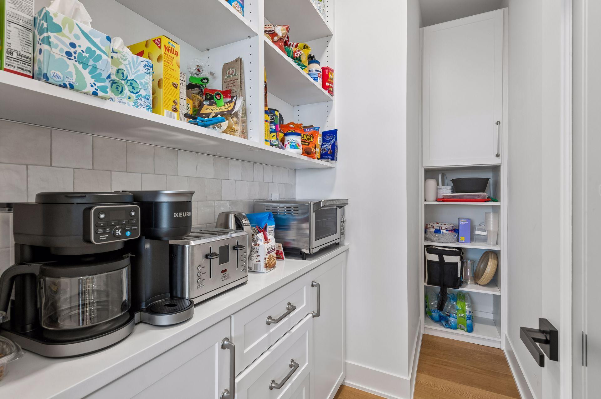 Kitchen pantry