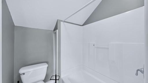 Upper Full Bathroom