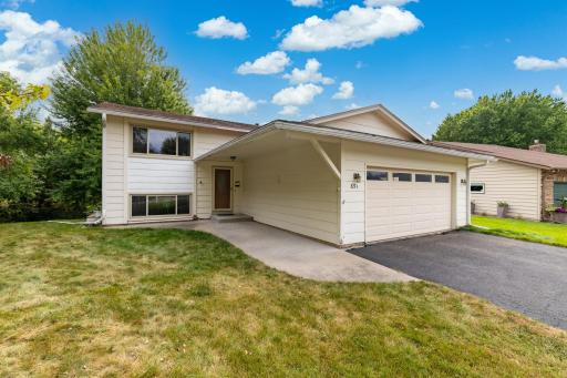 651 Dresden Drive, Chaska, MN 55318