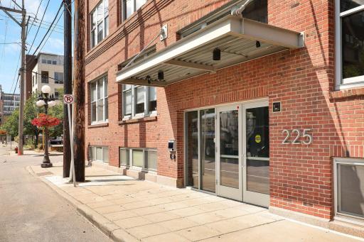 225 9th Street E, 107, Saint Paul, MN 55101