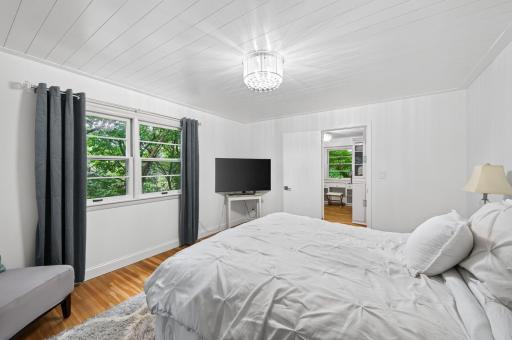 Primary bedroom (main level)