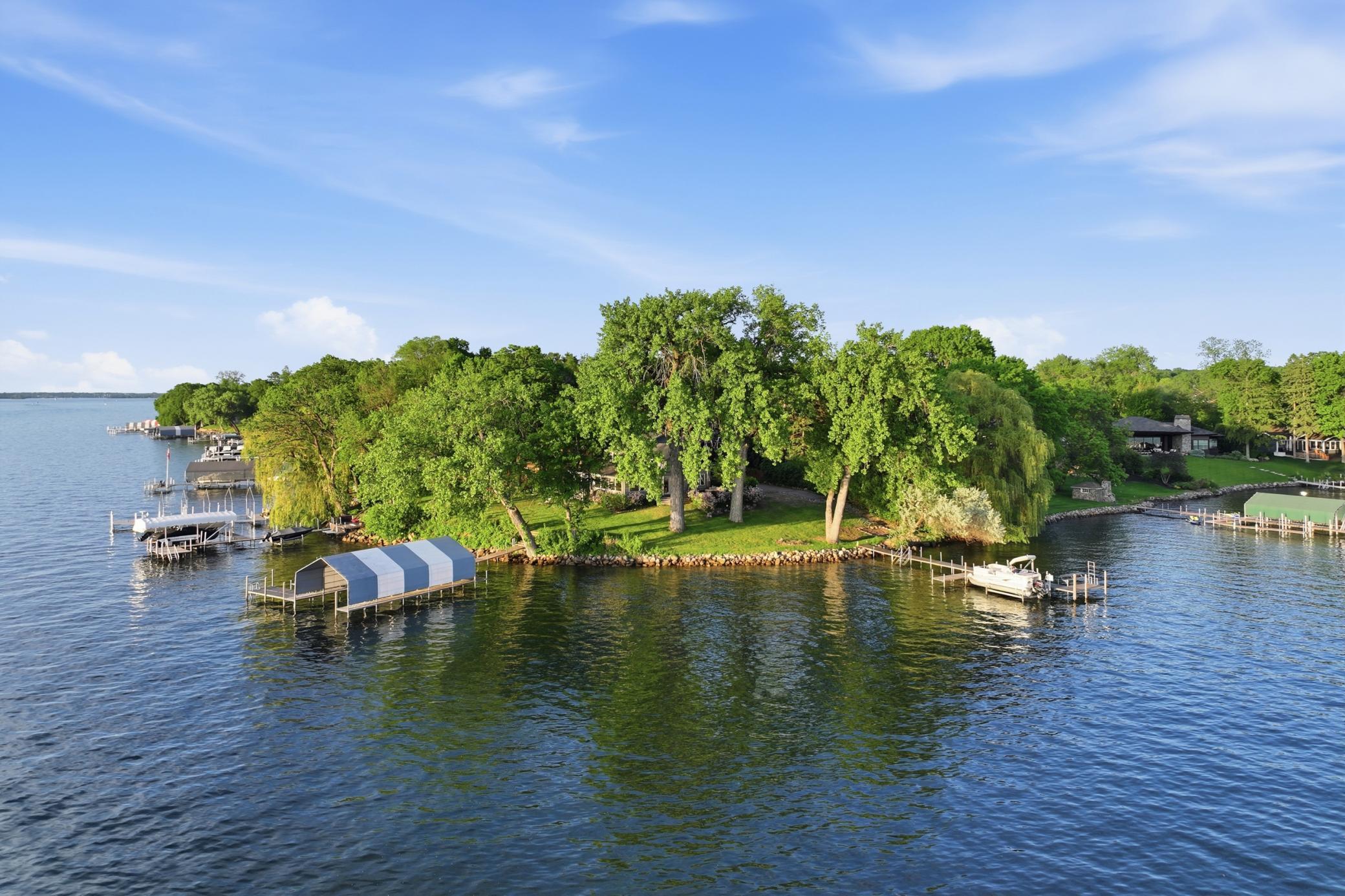 Welcome to 5150 Meadville on Excelsior Bay, Lake Minnetonka!