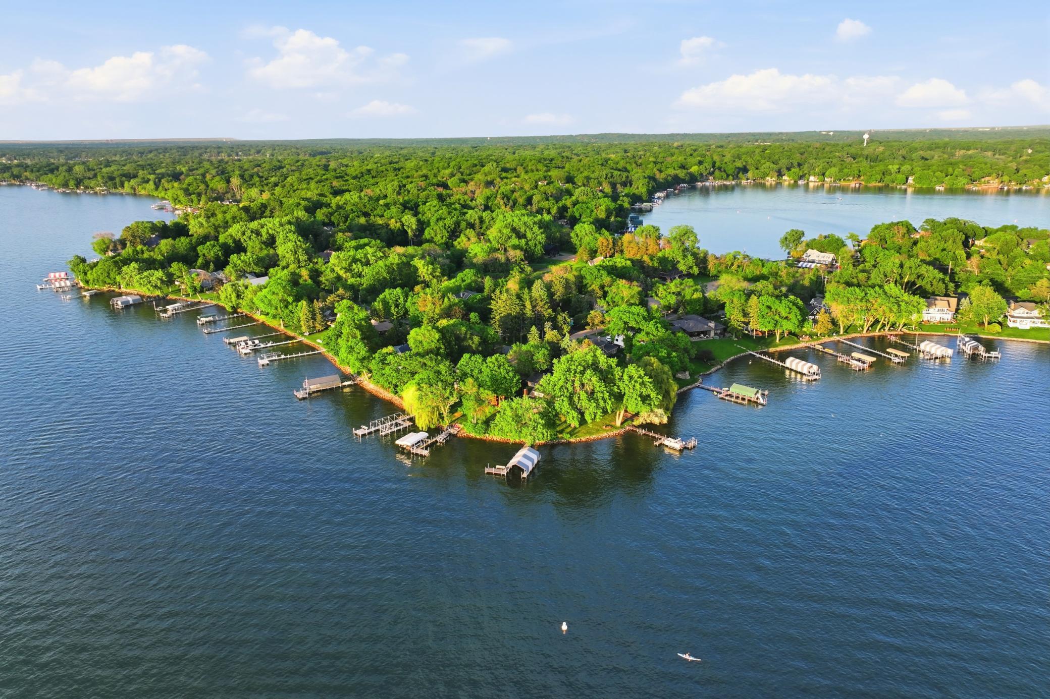 240' of prime, West facing shoreline