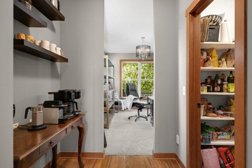 Passthrough hallway makes a great coffee bar/butlers pantry