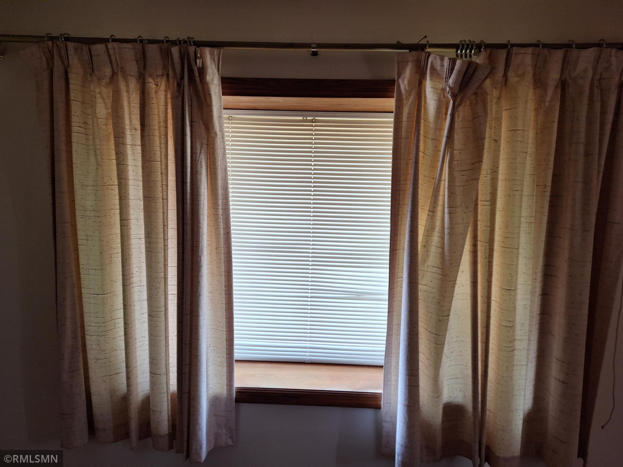 24. Pink Rm Bay Window.jpg