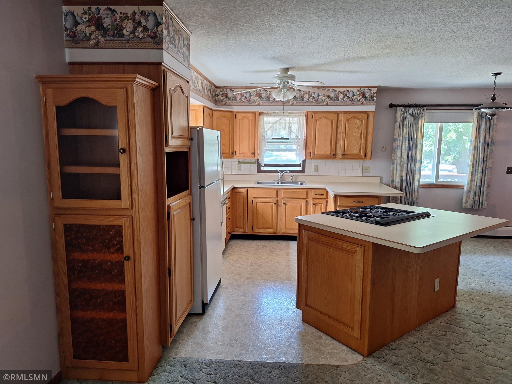 11. Kitchen2.jpg