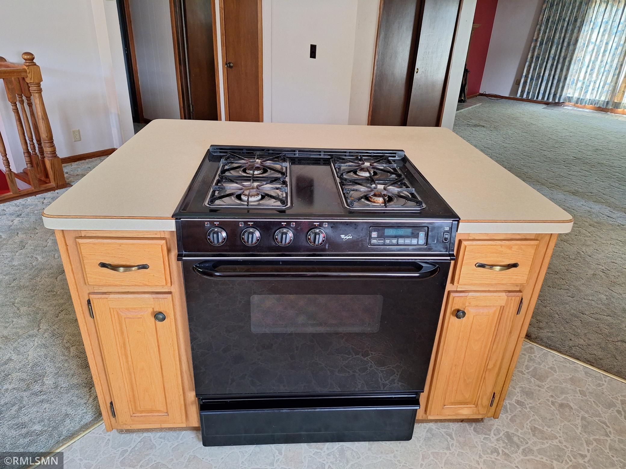 12. Kitchen Island.jpg