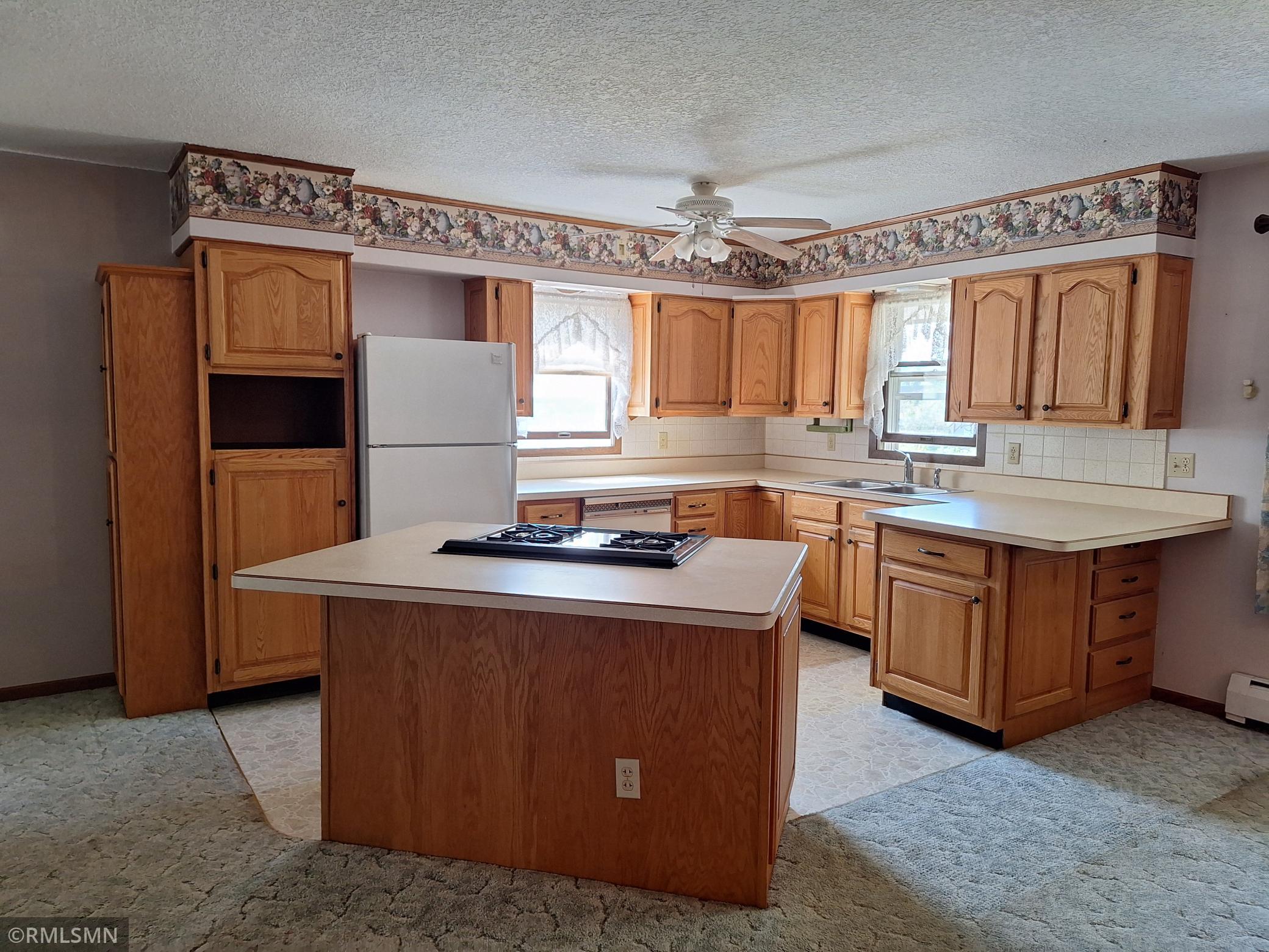 13. Kitchen4.jpg