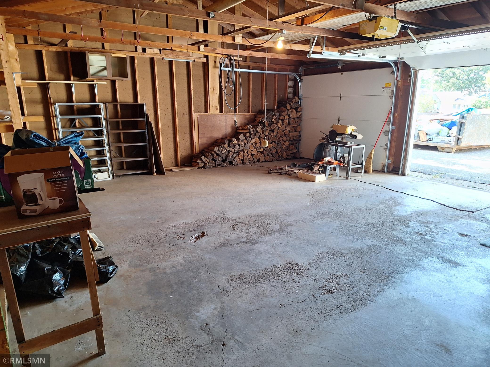 Garage1.jpg