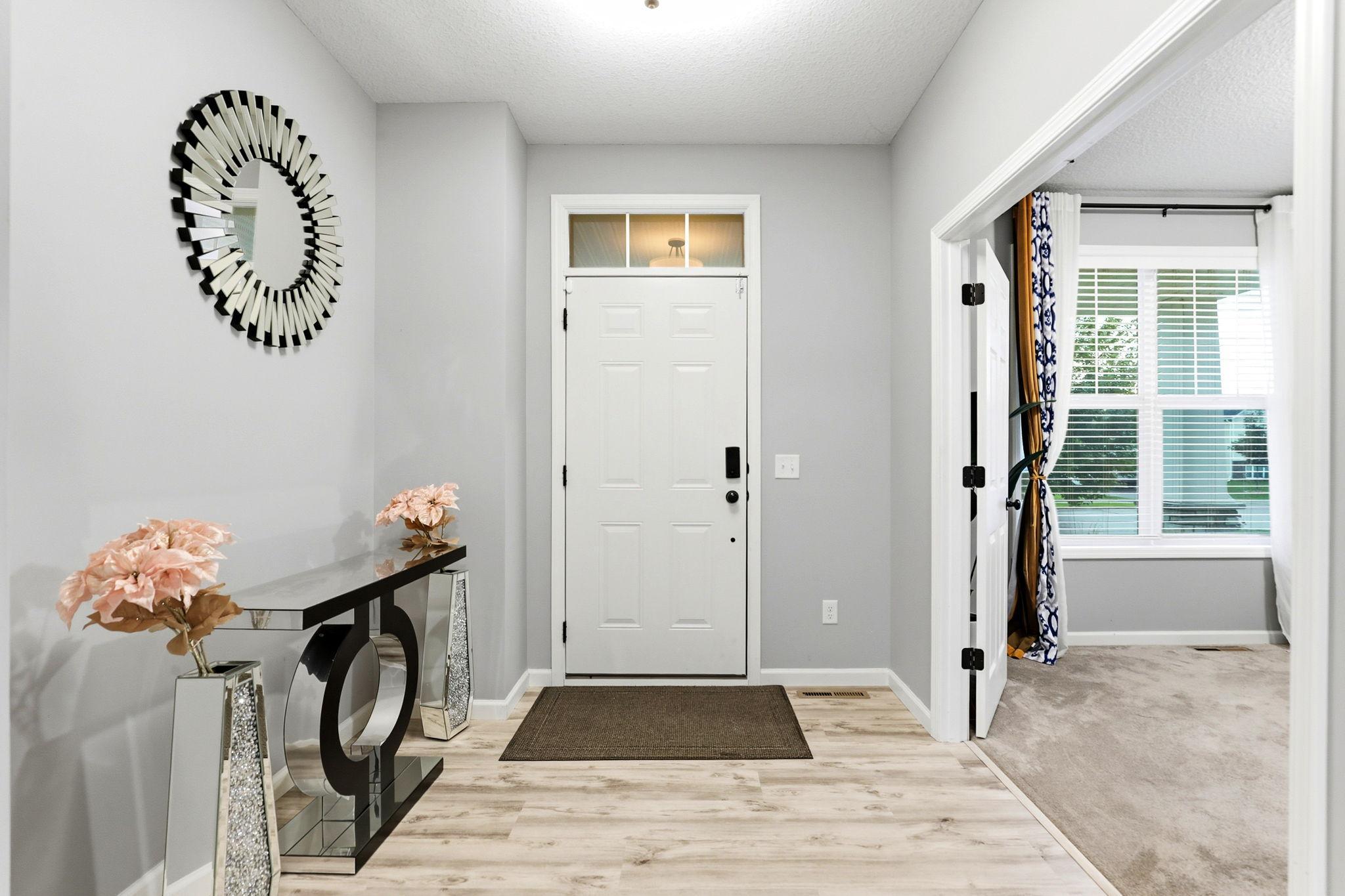 4-web-or-mls-15197-Snowy-Owl-St-NW-04.jpg
