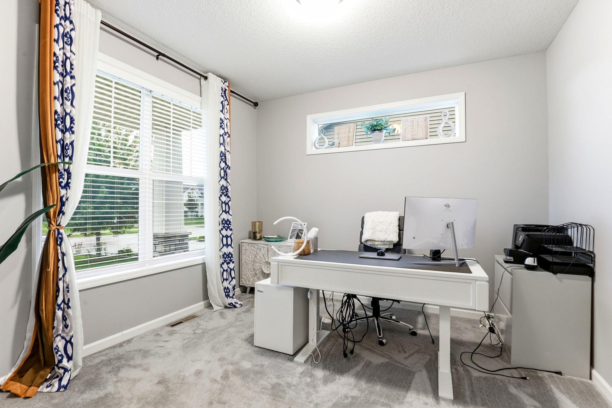 5-web-or-mls-15197-Snowy-Owl-St-NW-05.jpg