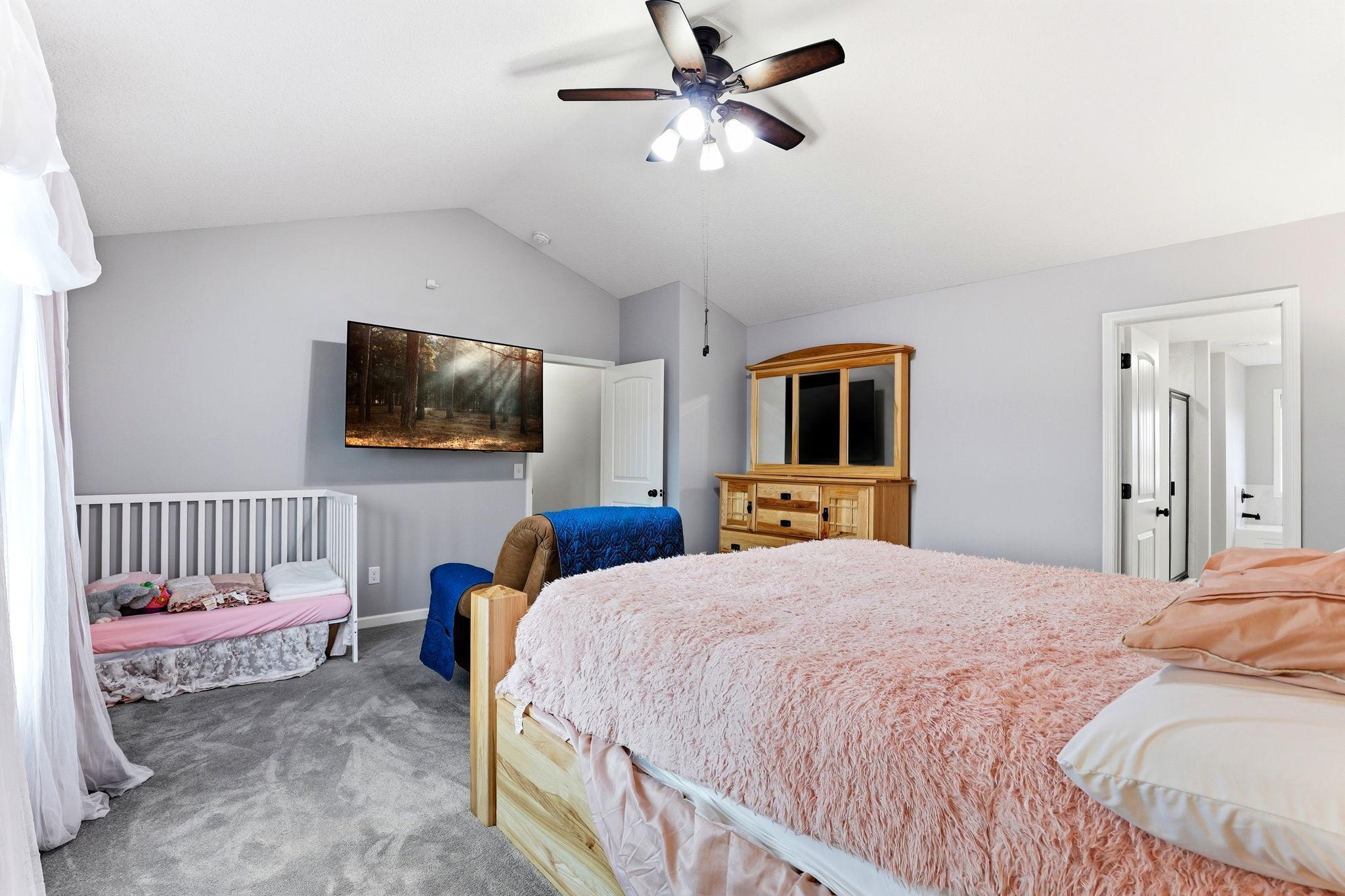 19-web-or-mls-15197-Snowy-Owl-St-NW-27.jpg