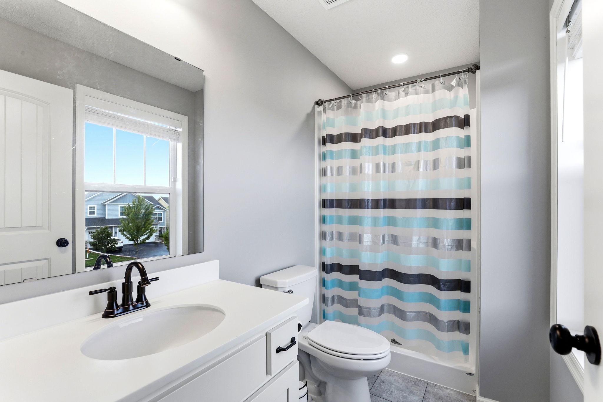 30-web-or-mls-15197-Snowy-Owl-St-NW-24.jpg