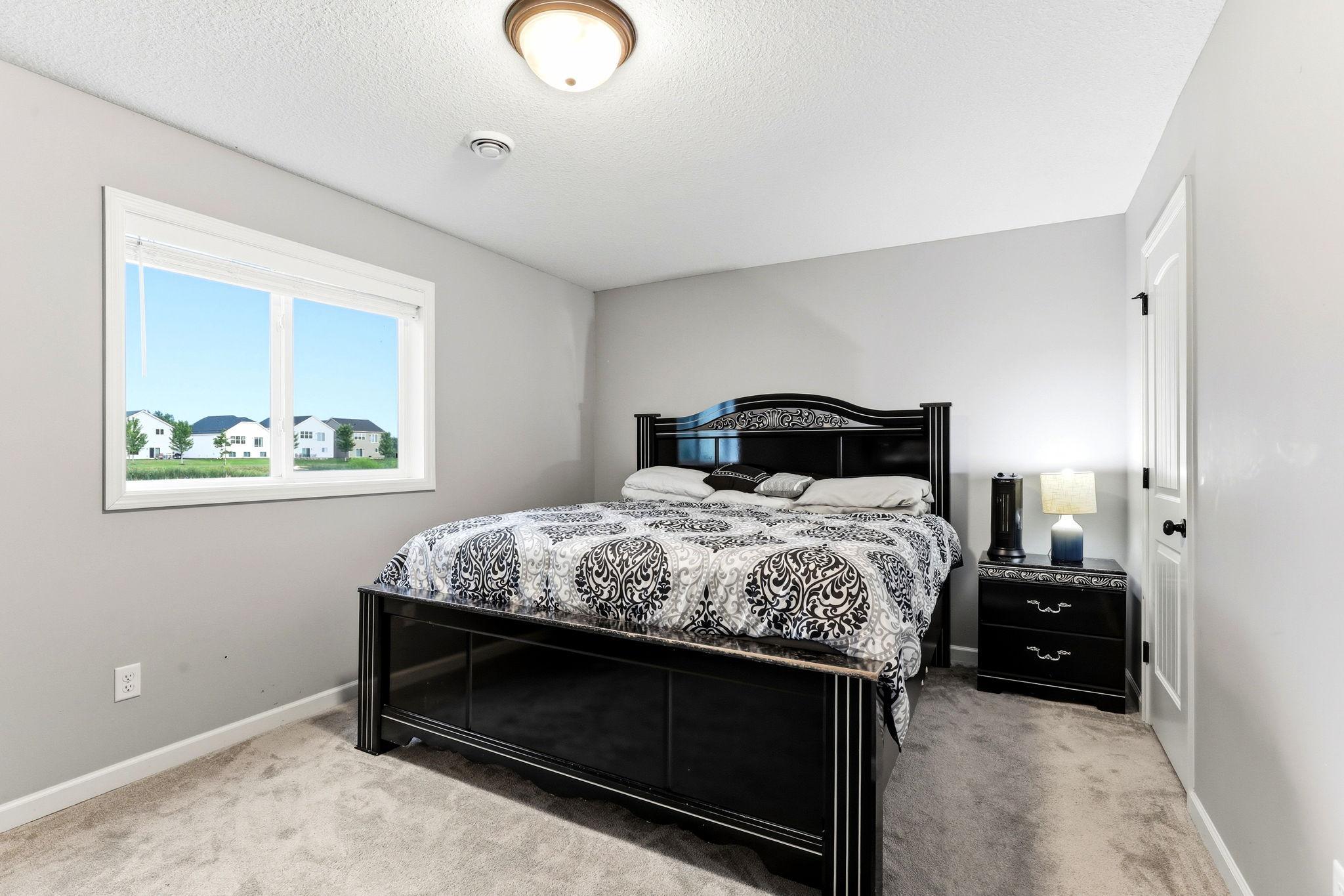 38-web-or-mls-15197-Snowy-Owl-St-NW-38.jpg