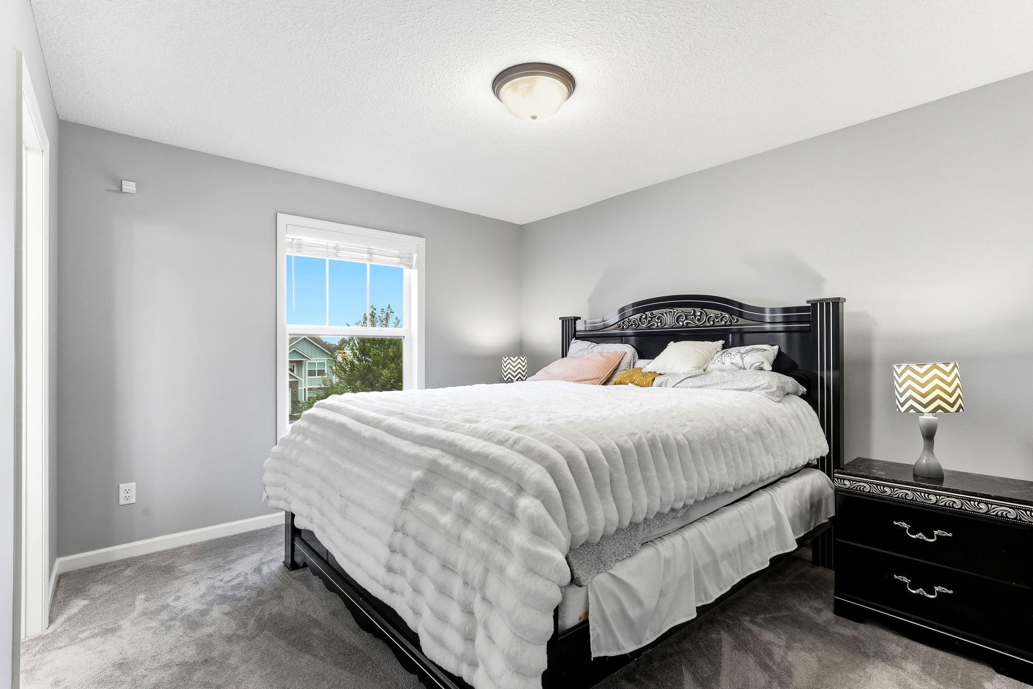 27-web-or-mls-15197-Snowy-Owl-St-NW-21.jpg