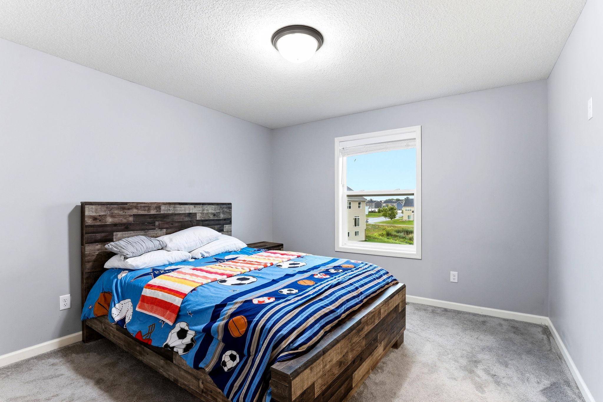 23-web-or-mls-15197-Snowy-Owl-St-NW-17.jpg