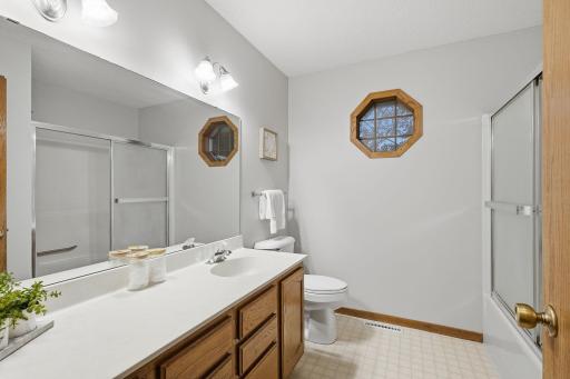 2810 26th Street NW, Rochester, MN 55901