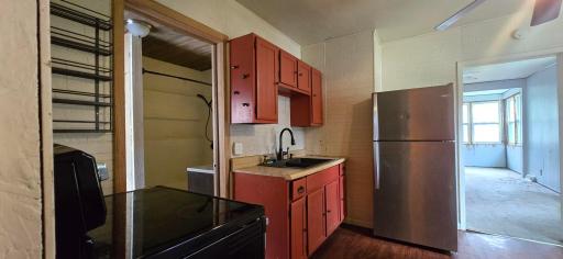 09 Kitchen 2.jpg