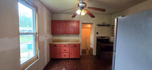 08 Kitchen.jpg