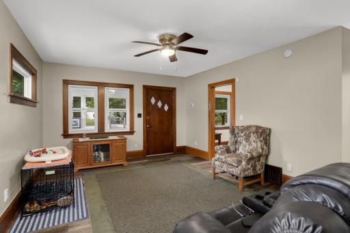 678 Hazel Street N, Saint Paul, MN 55119