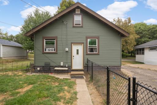 678 Hazel Street N, Saint Paul, MN 55119