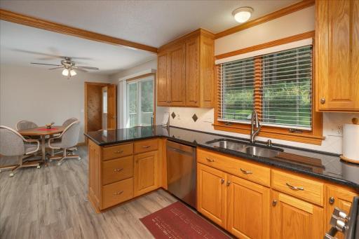 17-17-Kitchen.jpg