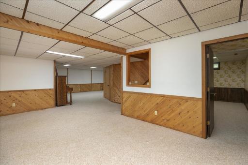 39-39-Family Room.jpg