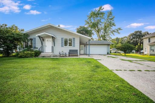 808 7th Street S, Saint James, MN 56081