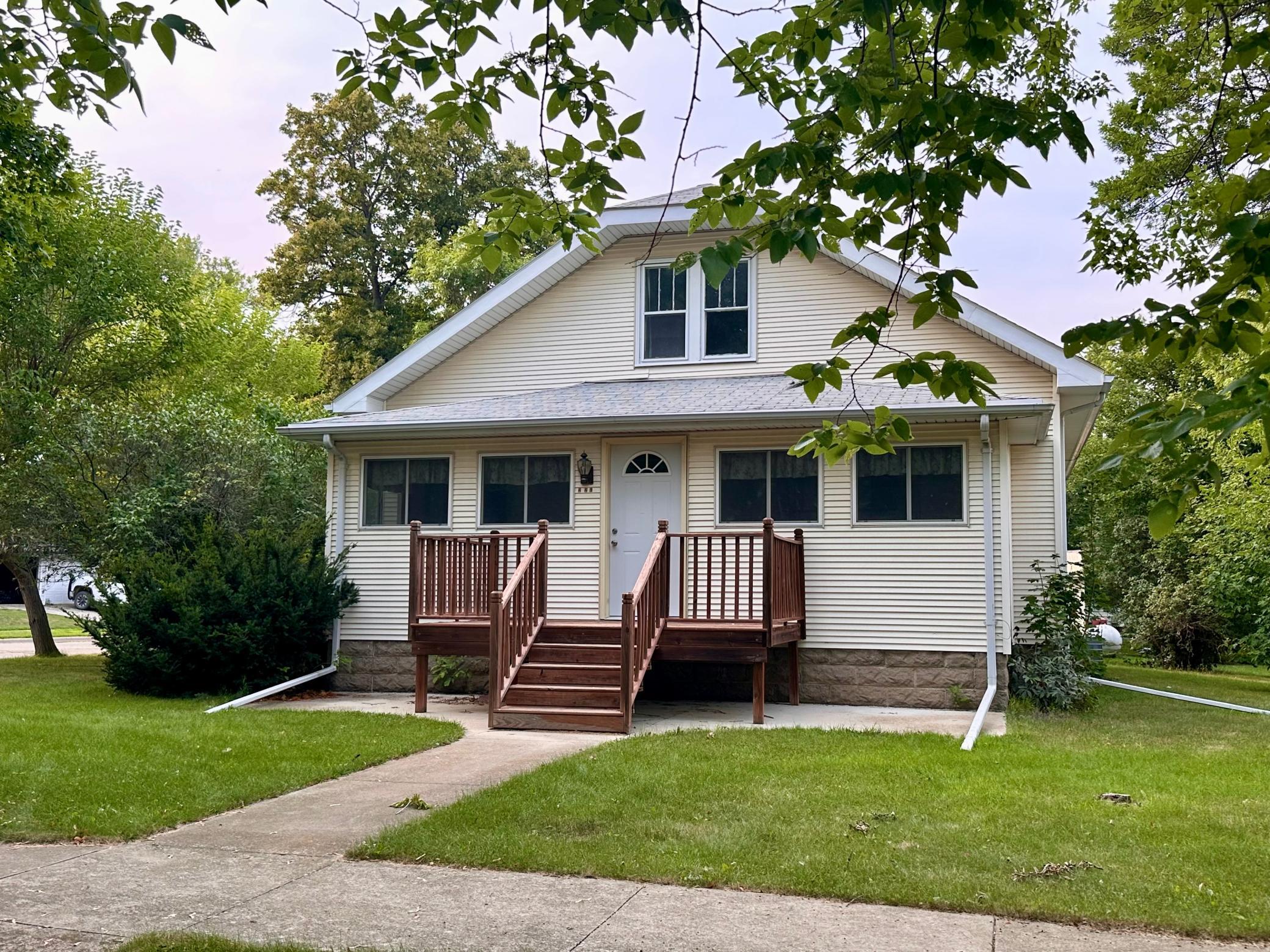 Welcome to 221 W. Saxon Street, Ivanhoe, MN
