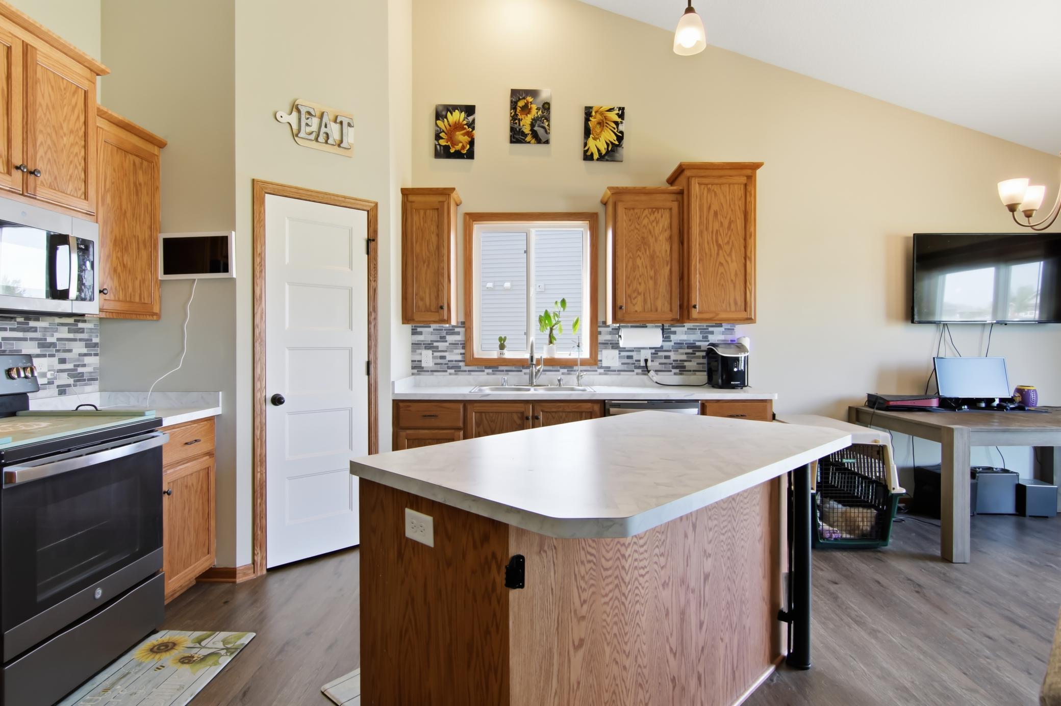 03-Kitchen-2-jpg.jpg